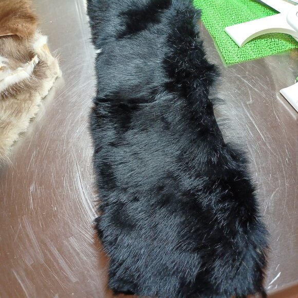 Box of FUR - pieces & scraps - Picture 2 of 13